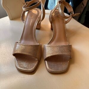 ANTONIO MELANI Gold Textured Heels